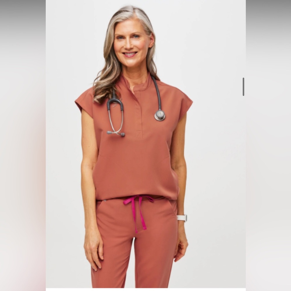 women's Terracotta Rafaela™ - Oversized Scrub Top - XS / top
S/ bottoms